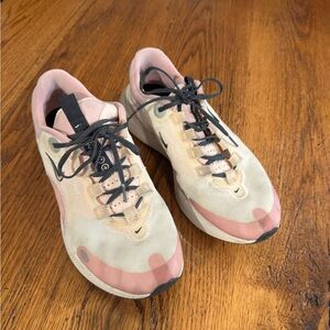 Nike React Escape Run Sneakers in Pink and White